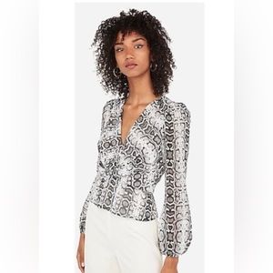 EXPRESS - Snakeskin Print V-neck Peplum Blouse